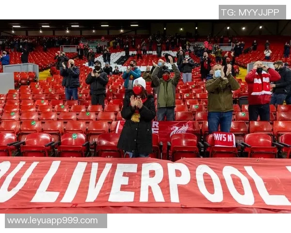 熊类踪迹现身草坪日本J3福岛联决定暂停球迷参观活动 熊类踪迹现身草坪日本J3福岛联决定暂停球迷参观活动