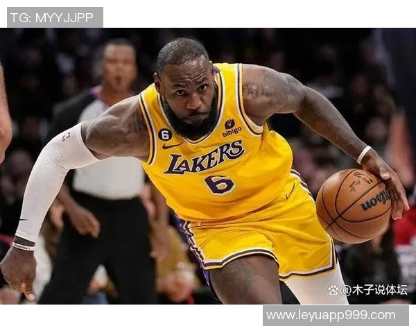 詹姆斯强调灵活调整打法是球员适应球队的重要生存智慧