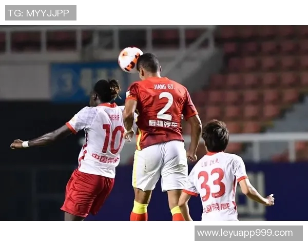 小卡强调进攻战术执行力与防守协作的重要性以提升球队整体表现